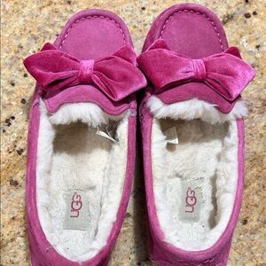 UGG Adult Fuchsia Bow Slippers